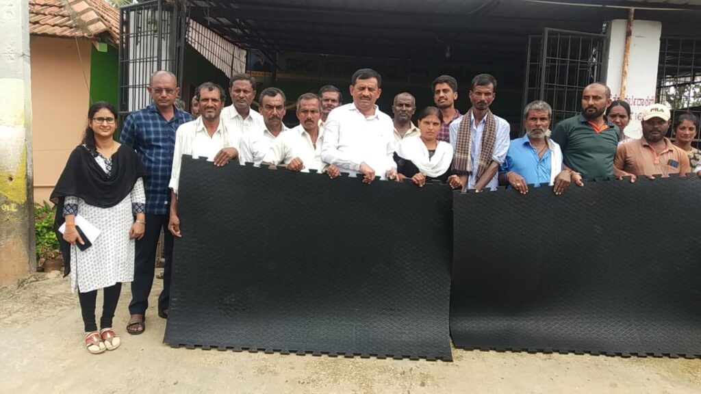Rubber mat Distribution @Lakshmisagara Pandavapura