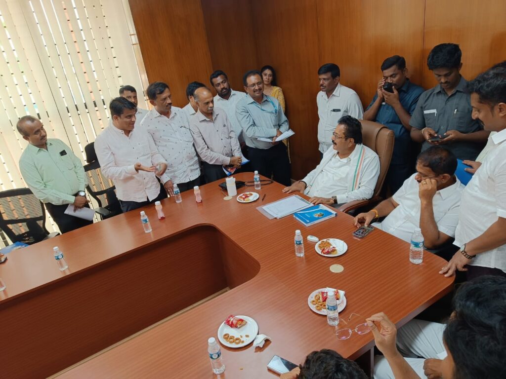 Shri N Chaluvarayaswamy Agricultural Minister Visit to MANMUL on 03.06.2023